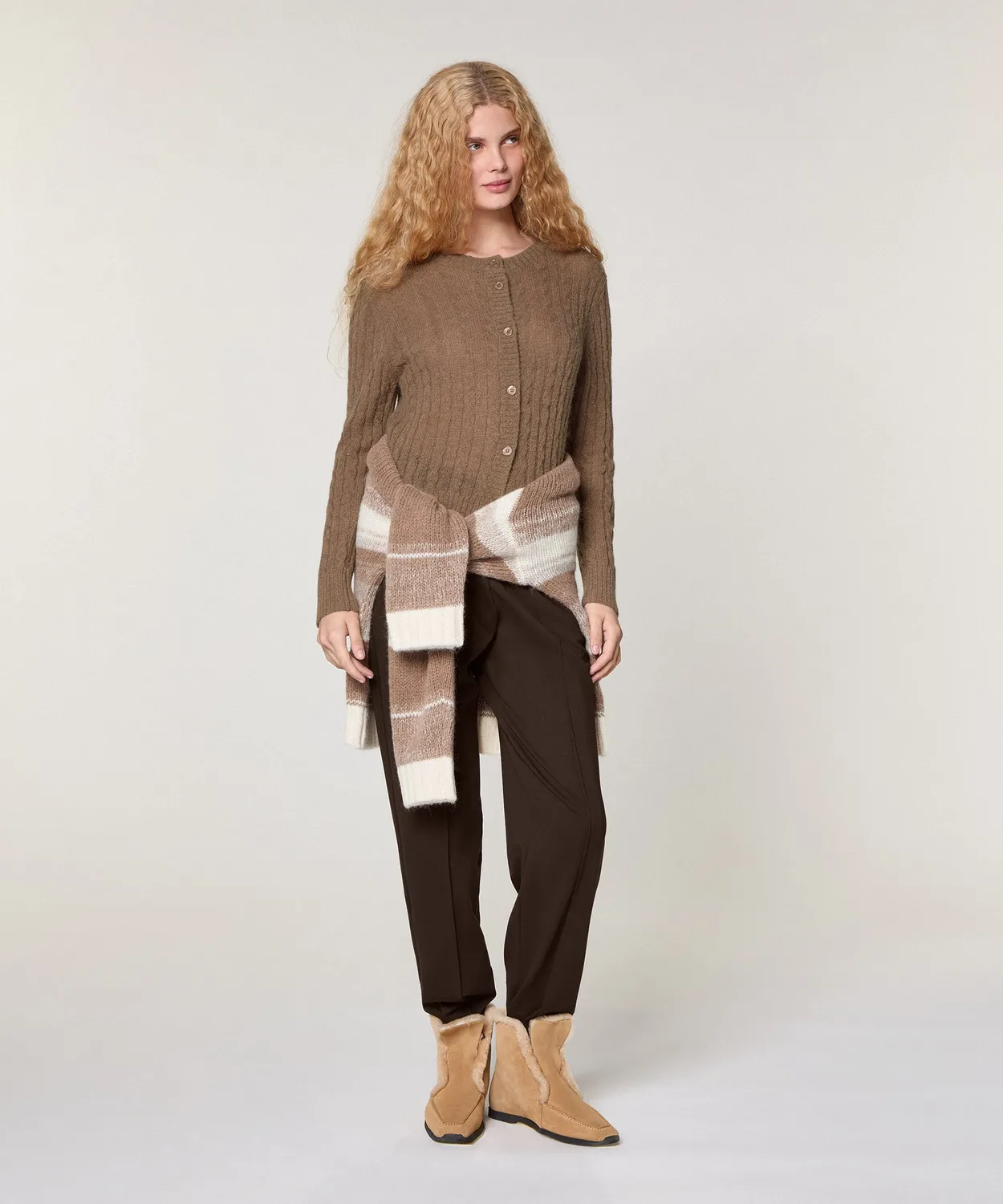 Rodier Gilet a trecce taupe scollo rotondo alpaca