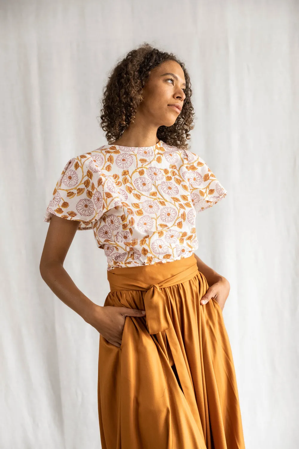 Jyoti - Fair Works Neeraj blusa cotone fiori incrocio