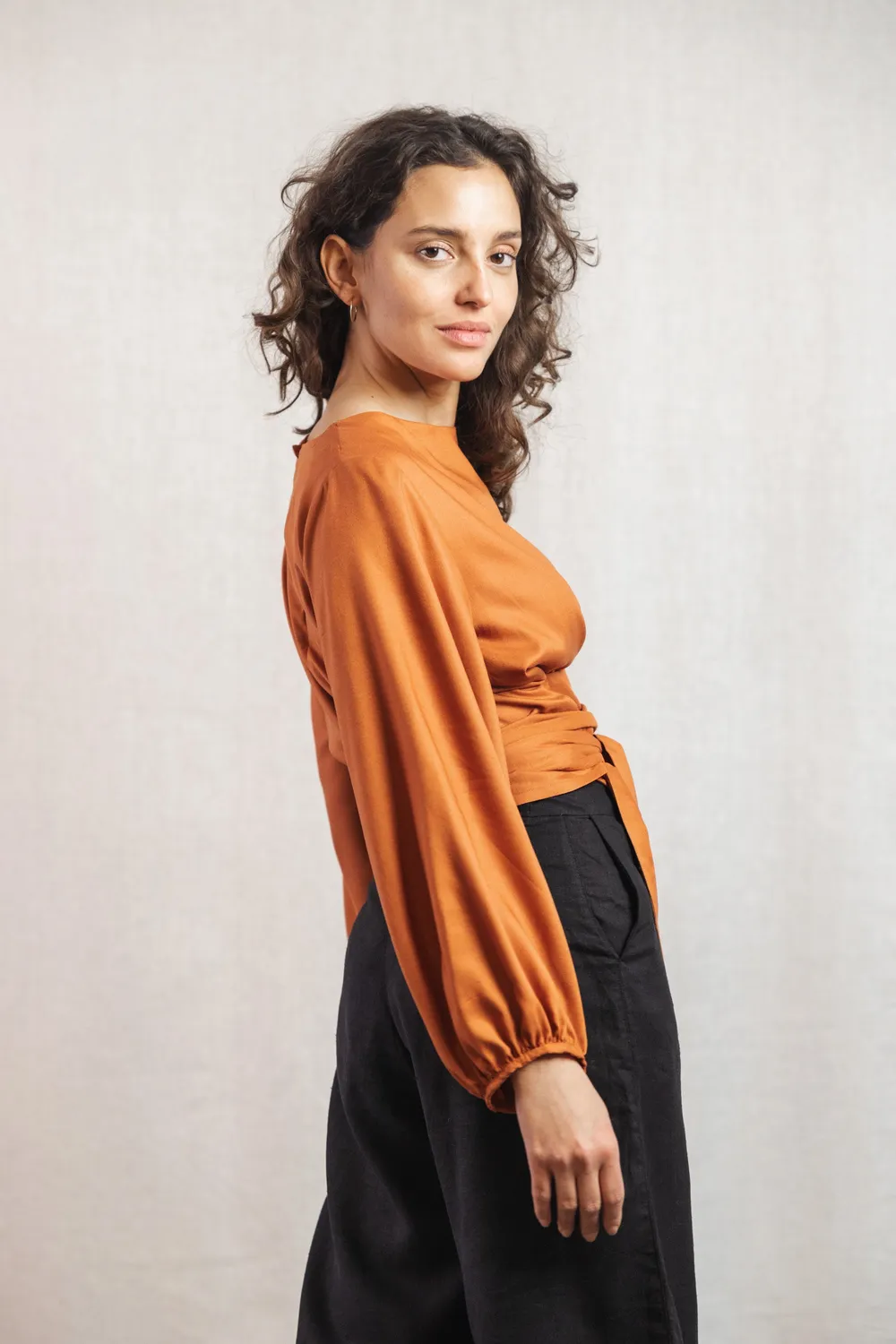 Jyoti Fair Works Prasoon blusa ruggine in viscosa