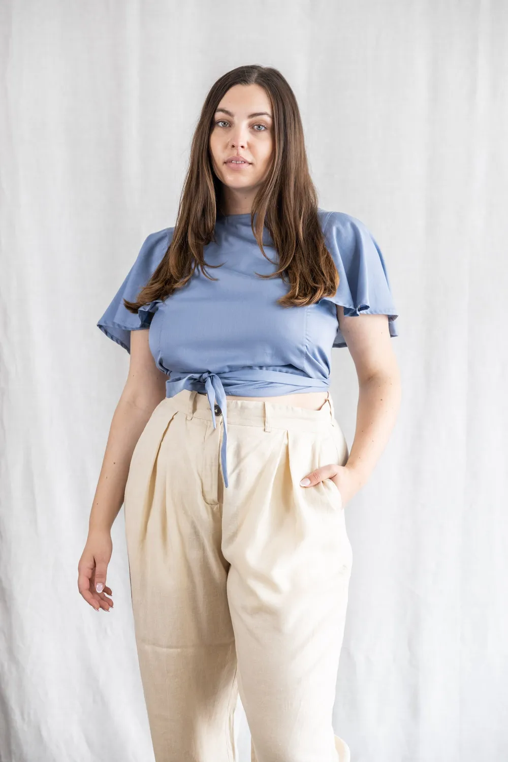 Jyoti Neeraj Satin Blue blusa incrociata cotone