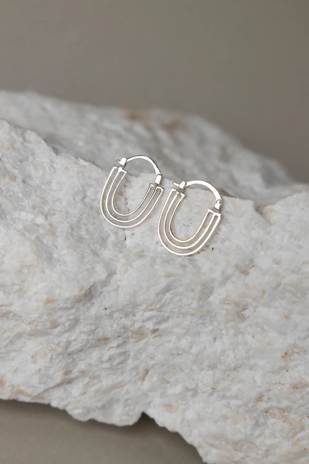 Jyoti Phansi Silver orecchini arcobaleno argento