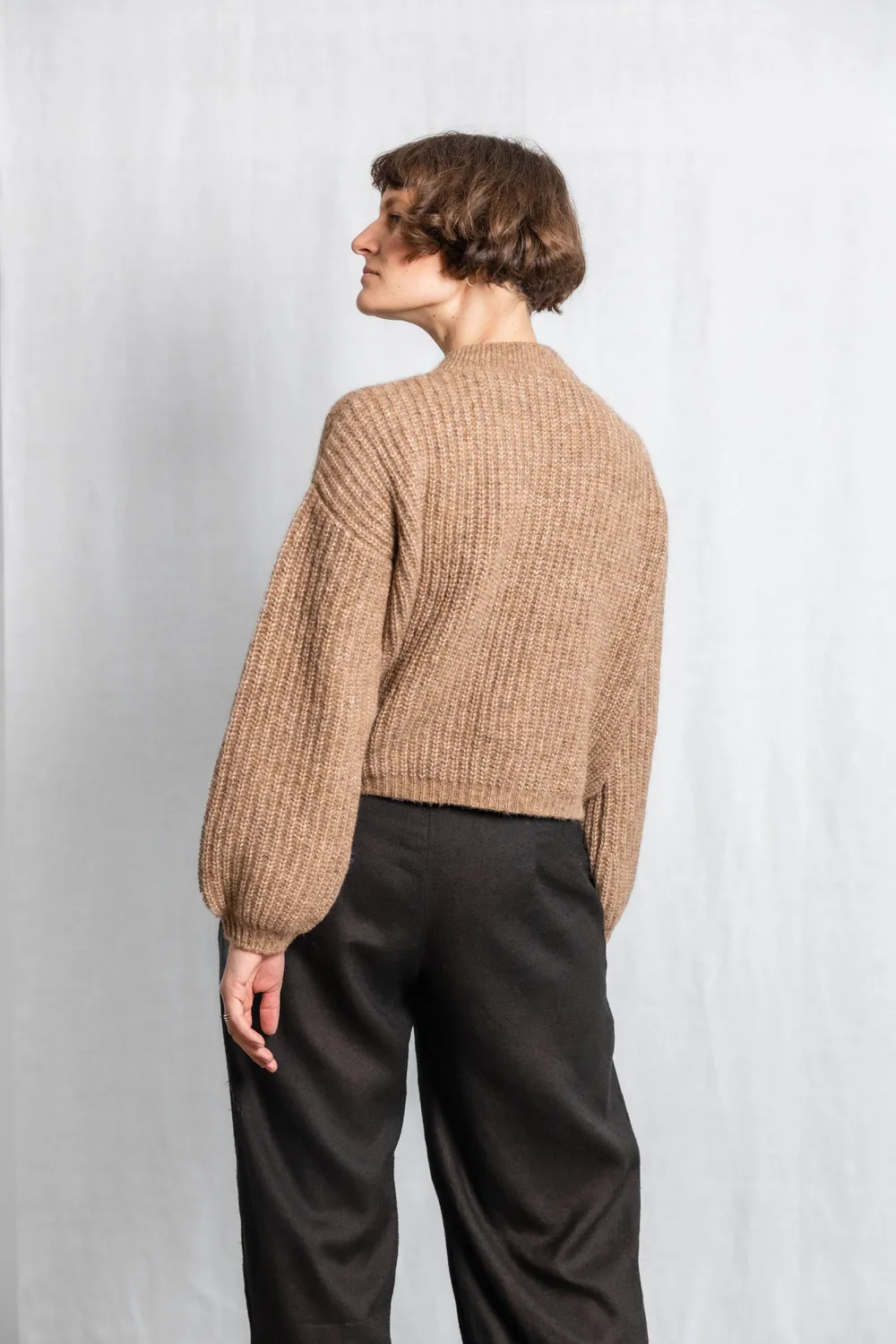 Jyoti Betana cardigan baby alpaca cammello maglia grossa oversize