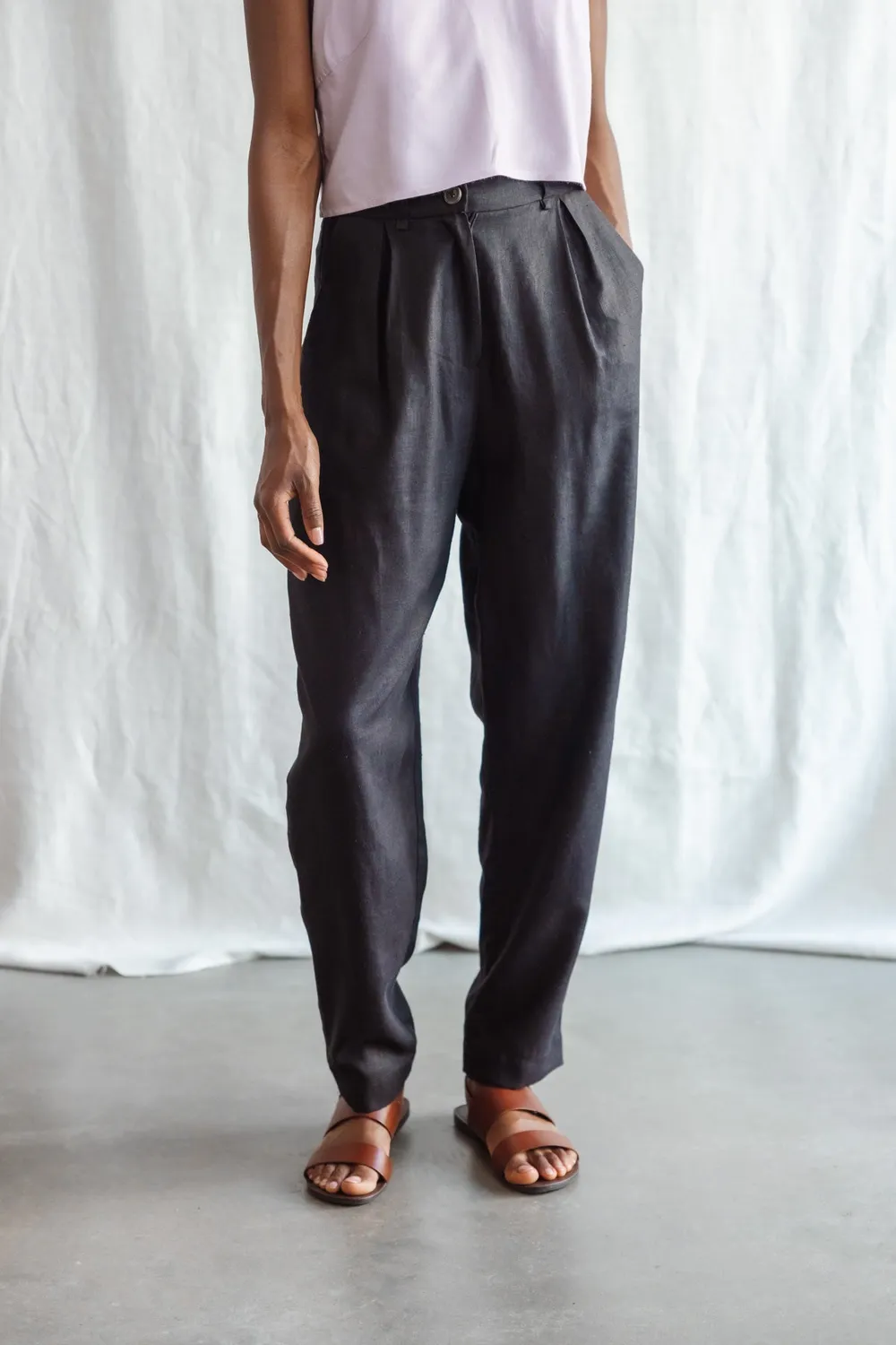 Jyoti Vishraam pantaloni neri canapa tencel