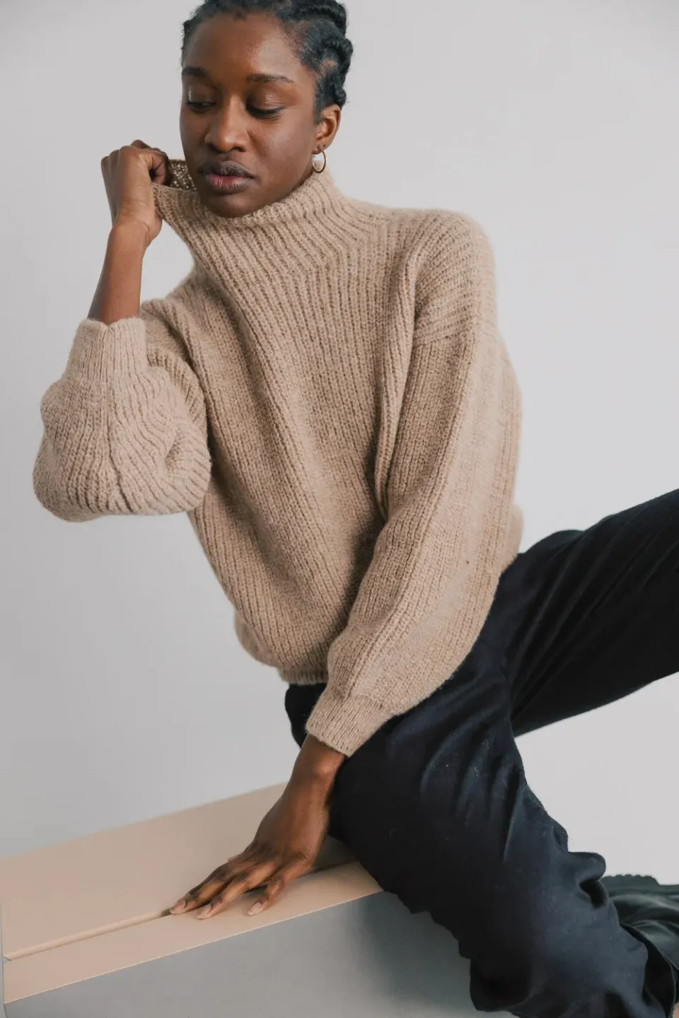 Jyoti Sabeti maglione dolcevita baby alpaca sabbia
