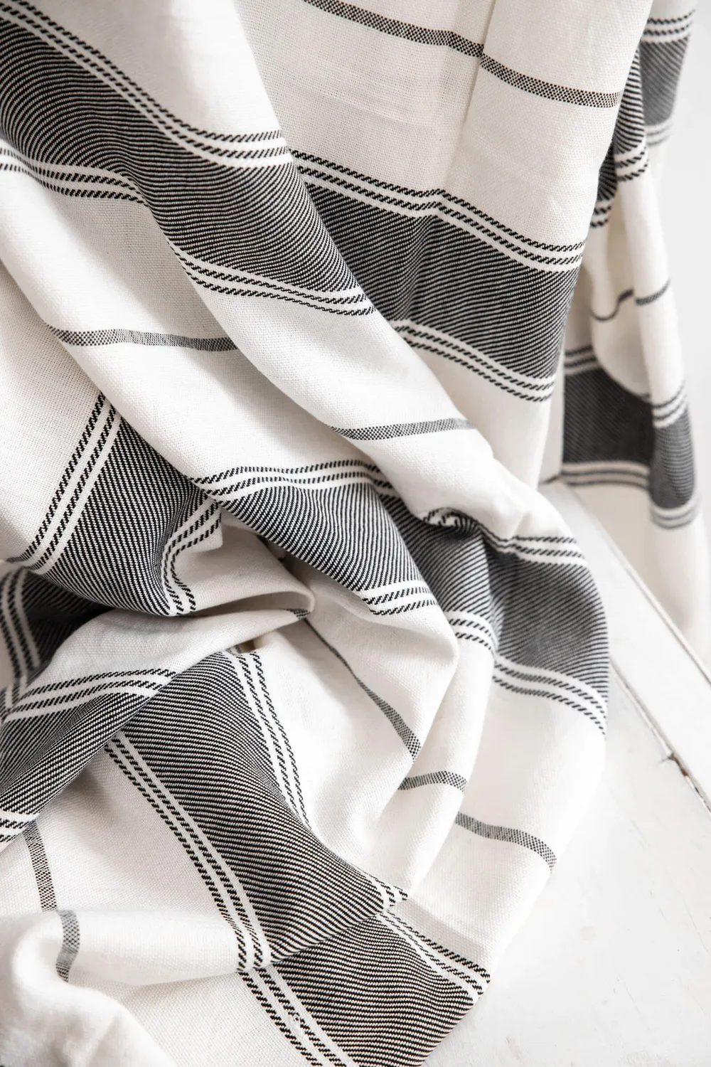 Jyoti Suhany coperta nero bianco cotone