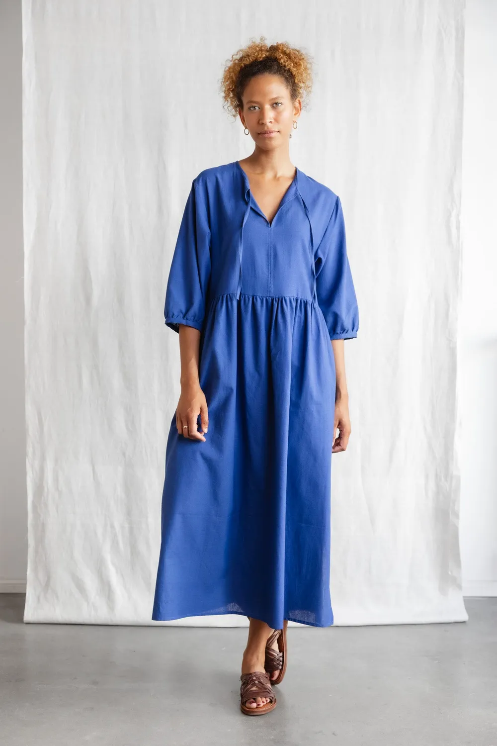 Jyoti Fair Works Paudali vestito midi blu cobalto cotone bio