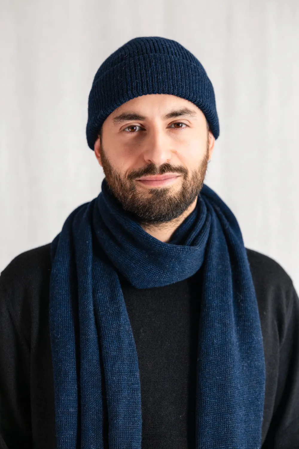 Jyoti Tarma cappello blu navy in baby alpaca