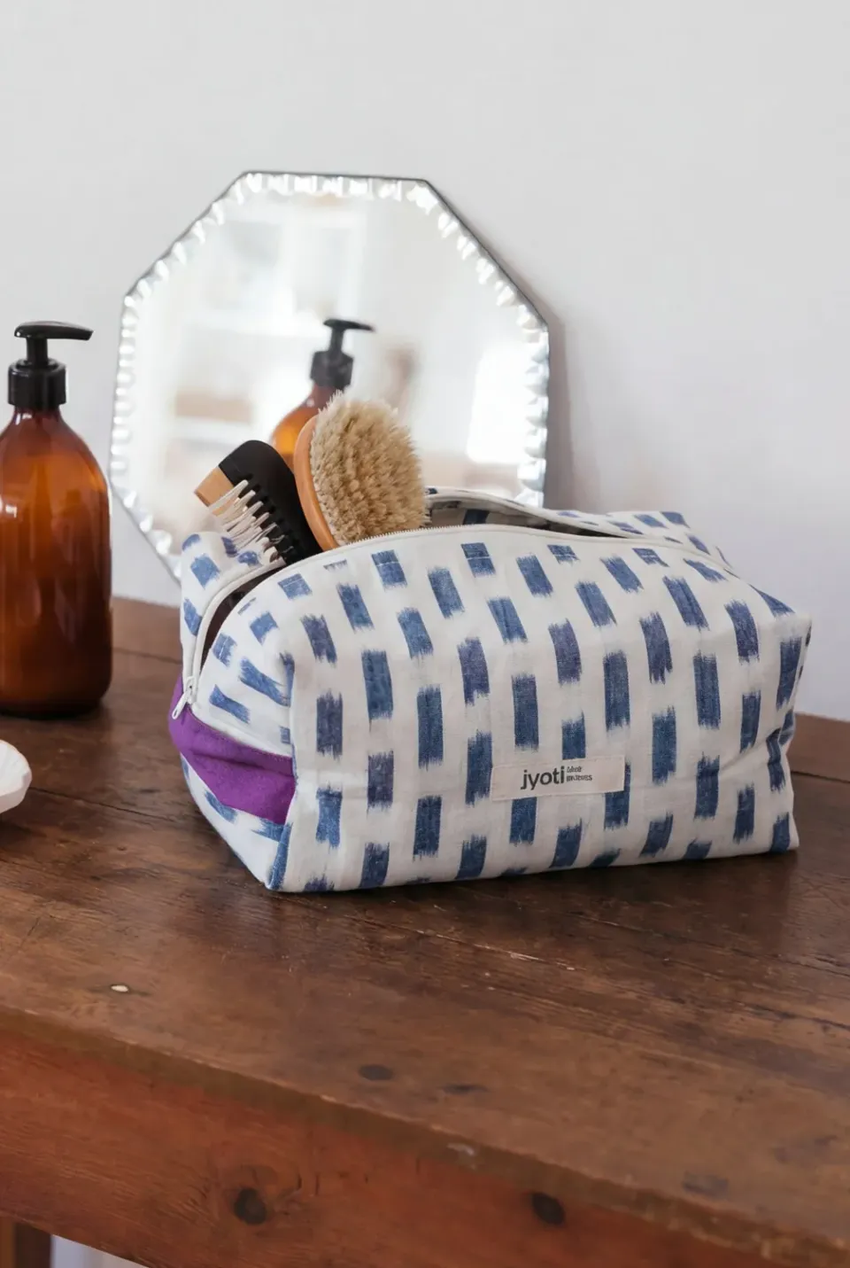 Jyoti Phavvaara beauty case cotone ikat bianco grande