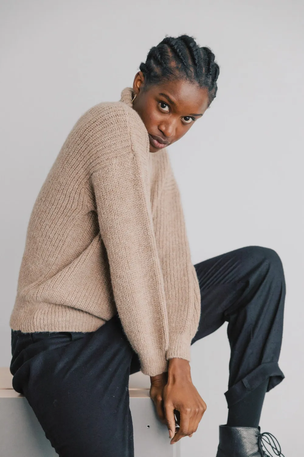 Jyoti Sabeti maglione dolcevita baby alpaca sabbia