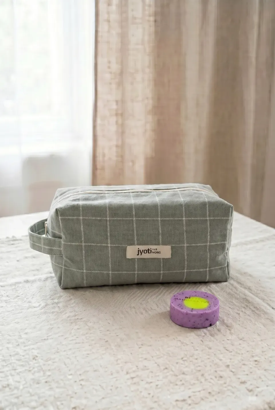 Jyoti Phavvaara beauty case ghiaccio cotone grande