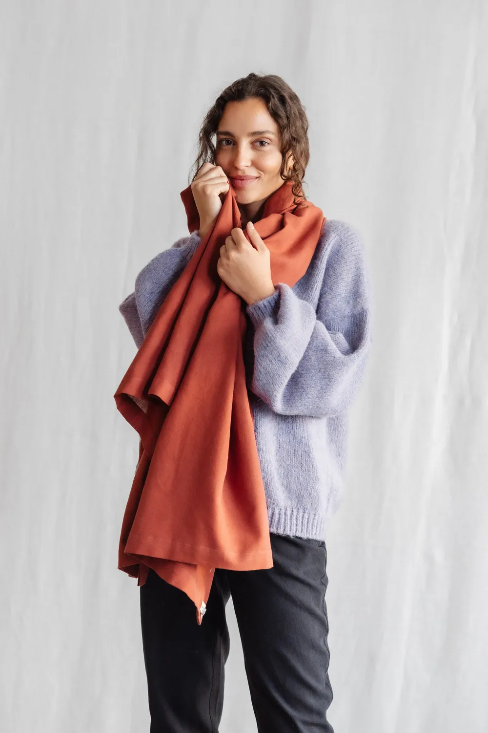 Jyoti Sanavi sciarpa cotone color mogano