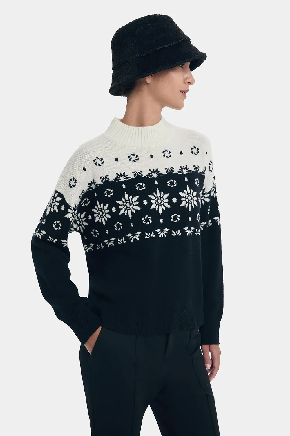 PORTS Top maglia collo alto fantasia neve lana