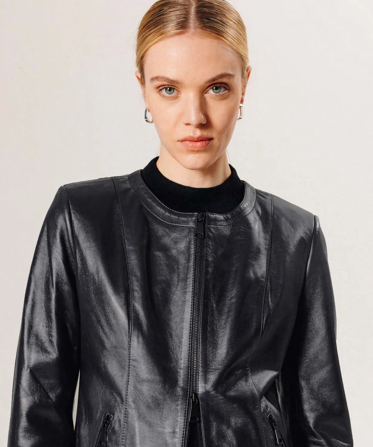 Rodier giacca corta in pelle con zip blu notte agnello
