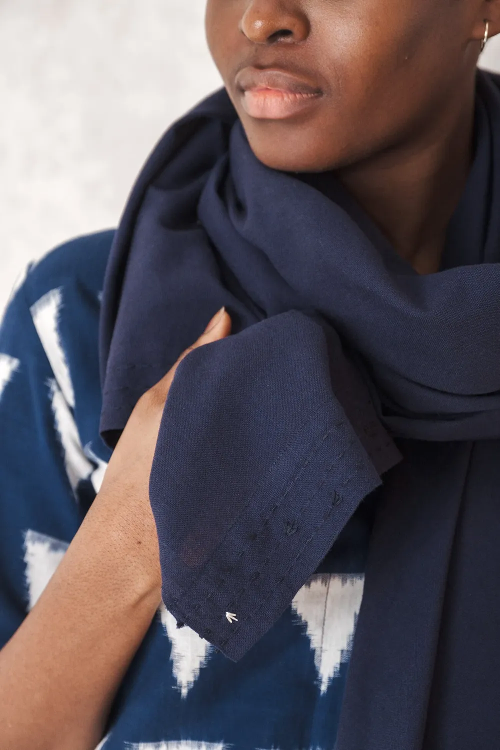 Jyoti Fair Works Sanavi Night Blue sciarpa cotone blu
