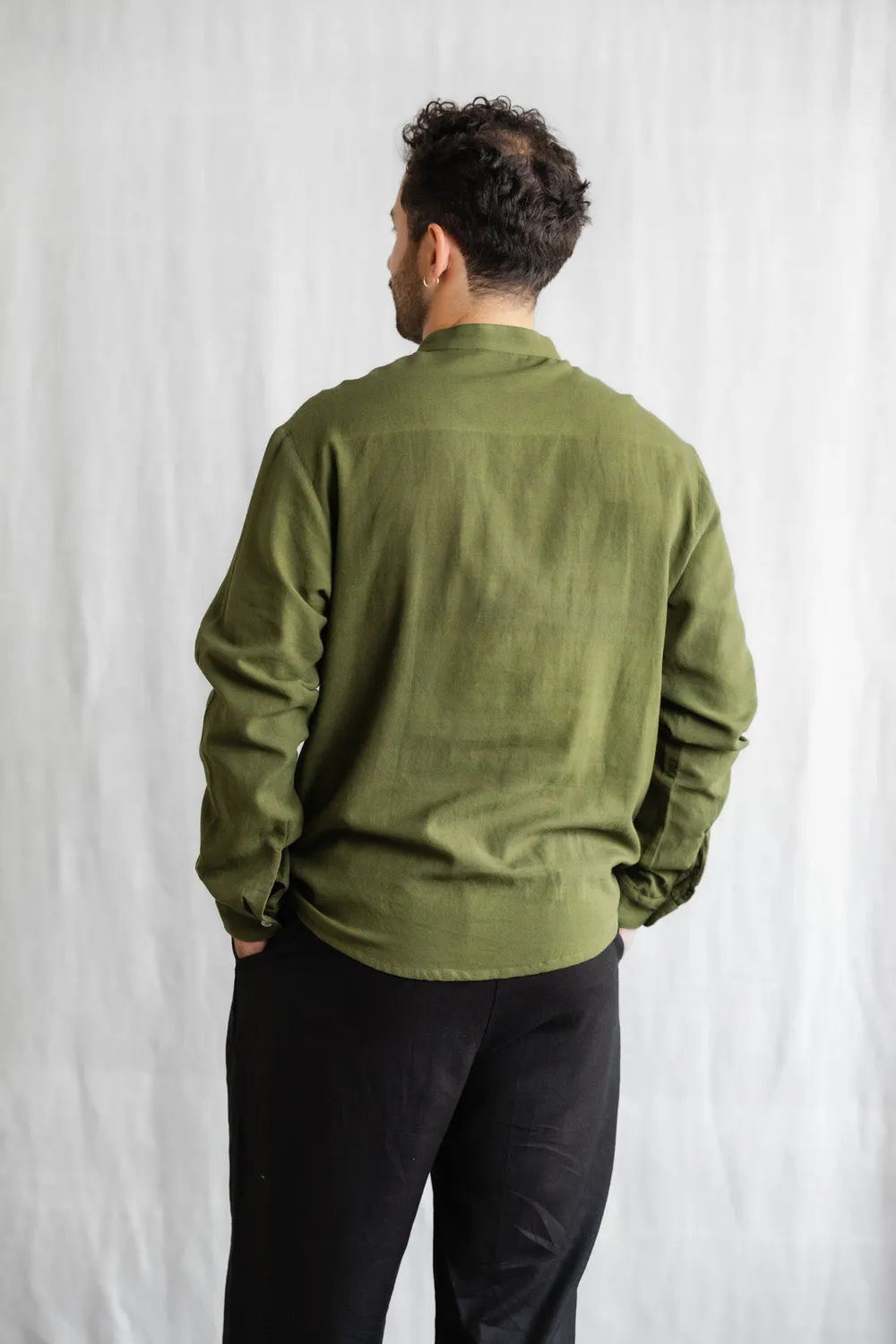 Jyoti Fair Works Harish camicia uomo verde muschio cotone