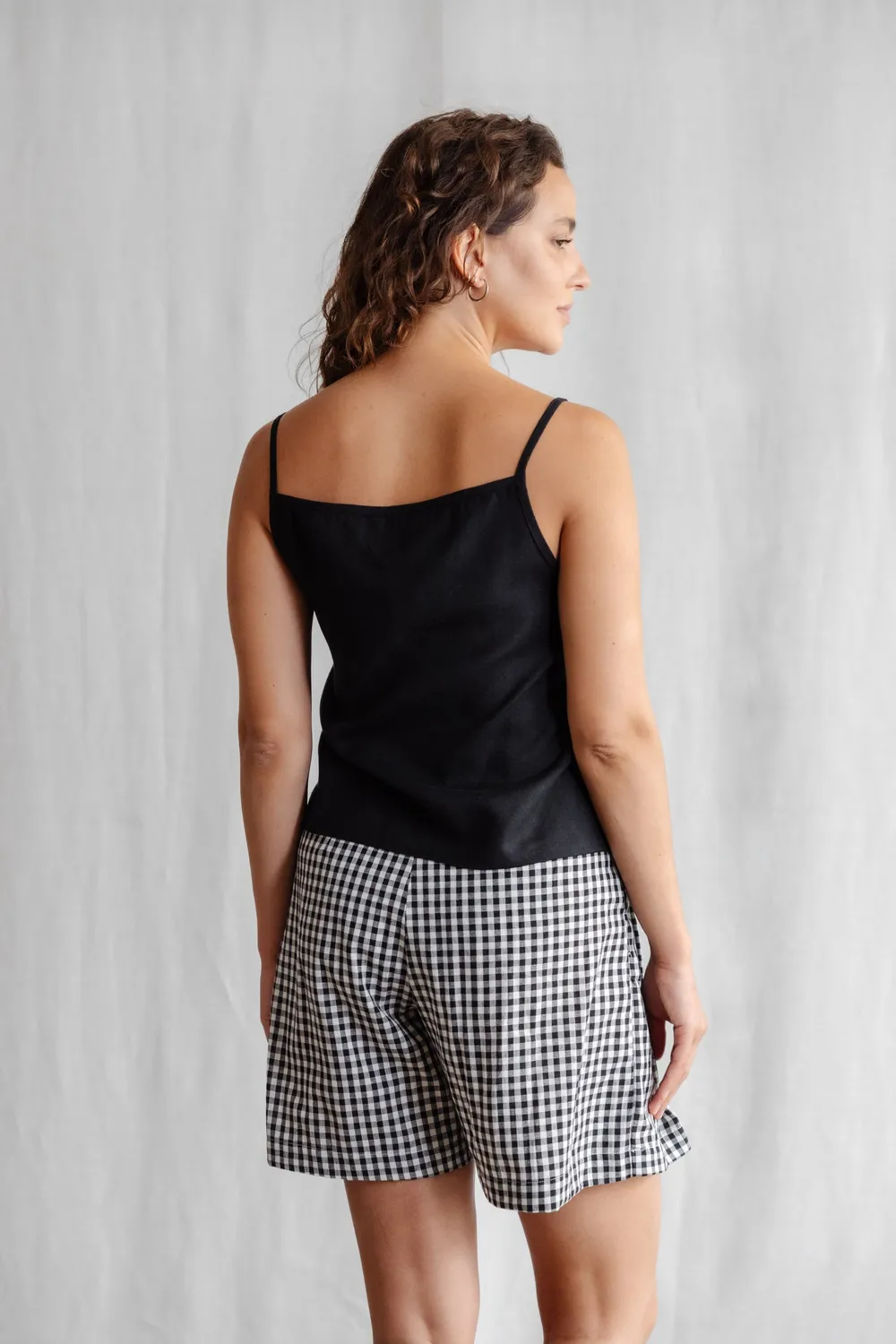 Jyoti Lilaa Black canotta canapa Tencel