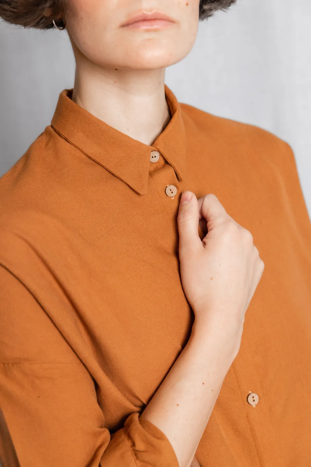 Jyoti Mayank Hazelnut camicia nocciola cotone