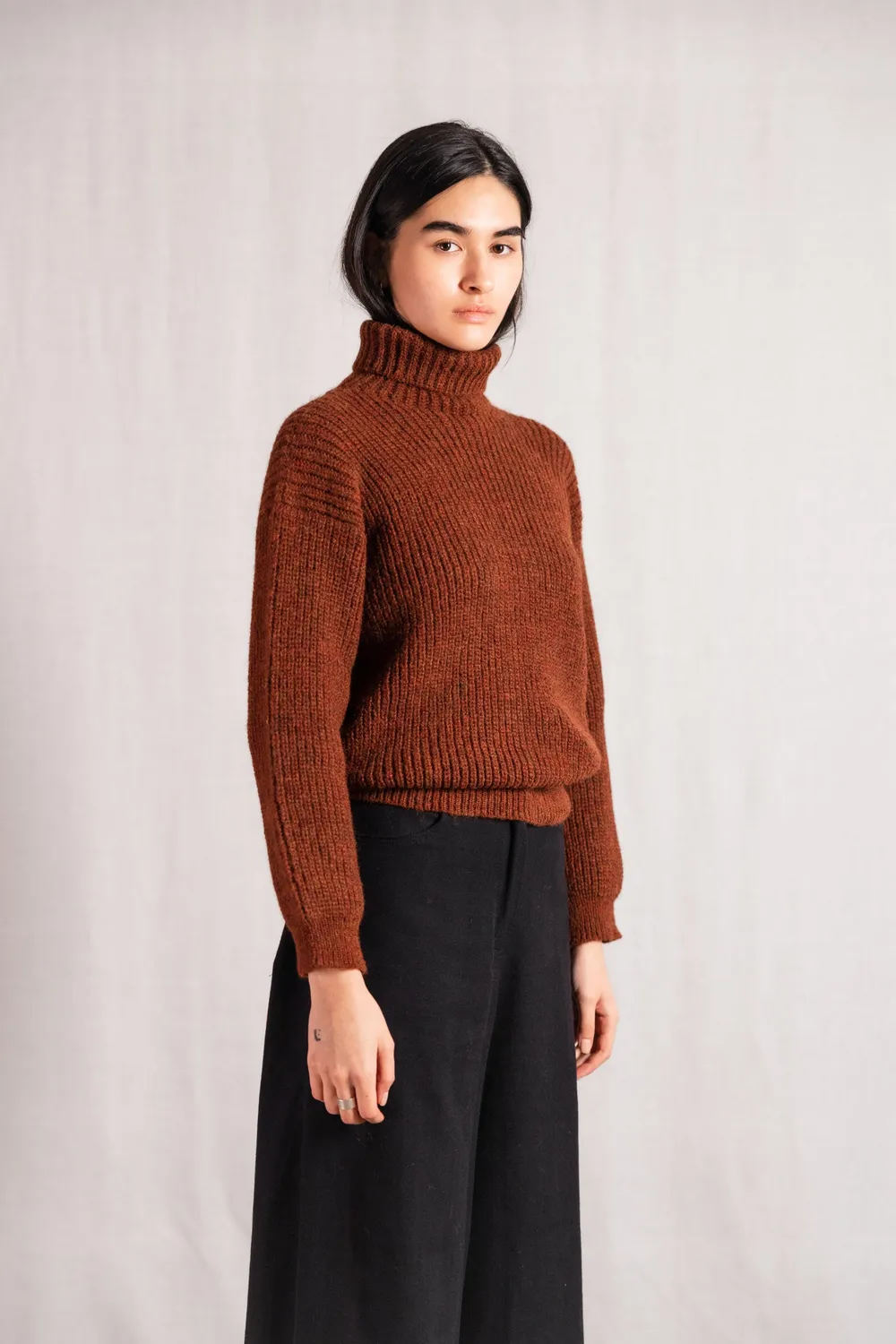 Jyoti Fair Works Sabeti Chestnut maglione dolcevita alpaca