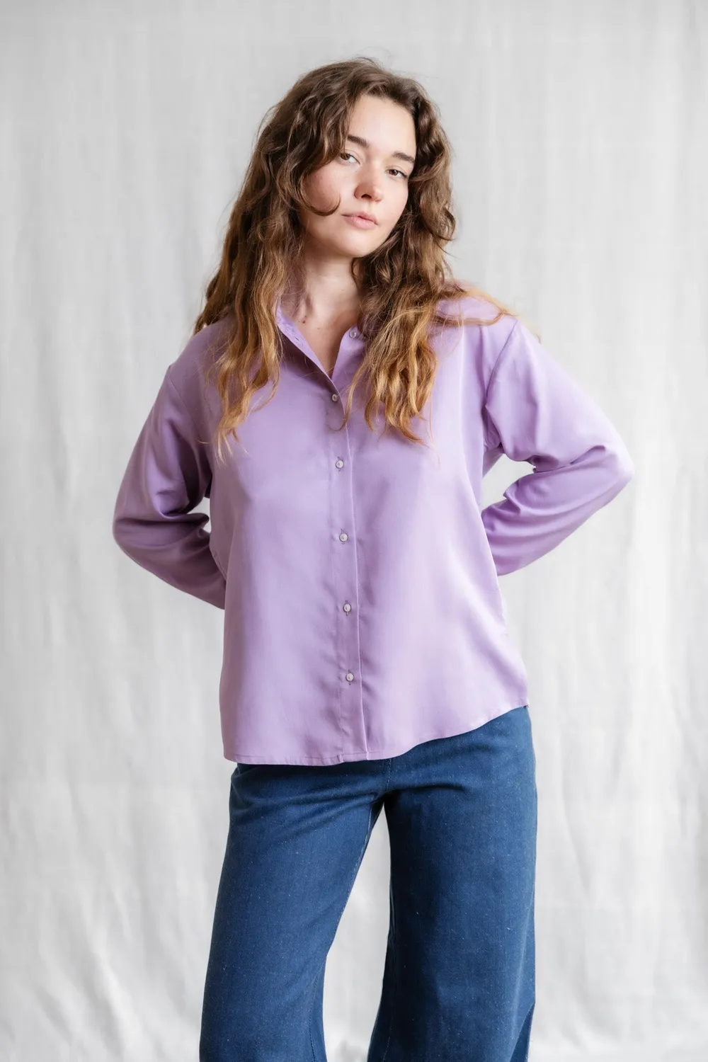 Jyoti Komali blusa modal lilla fluida
