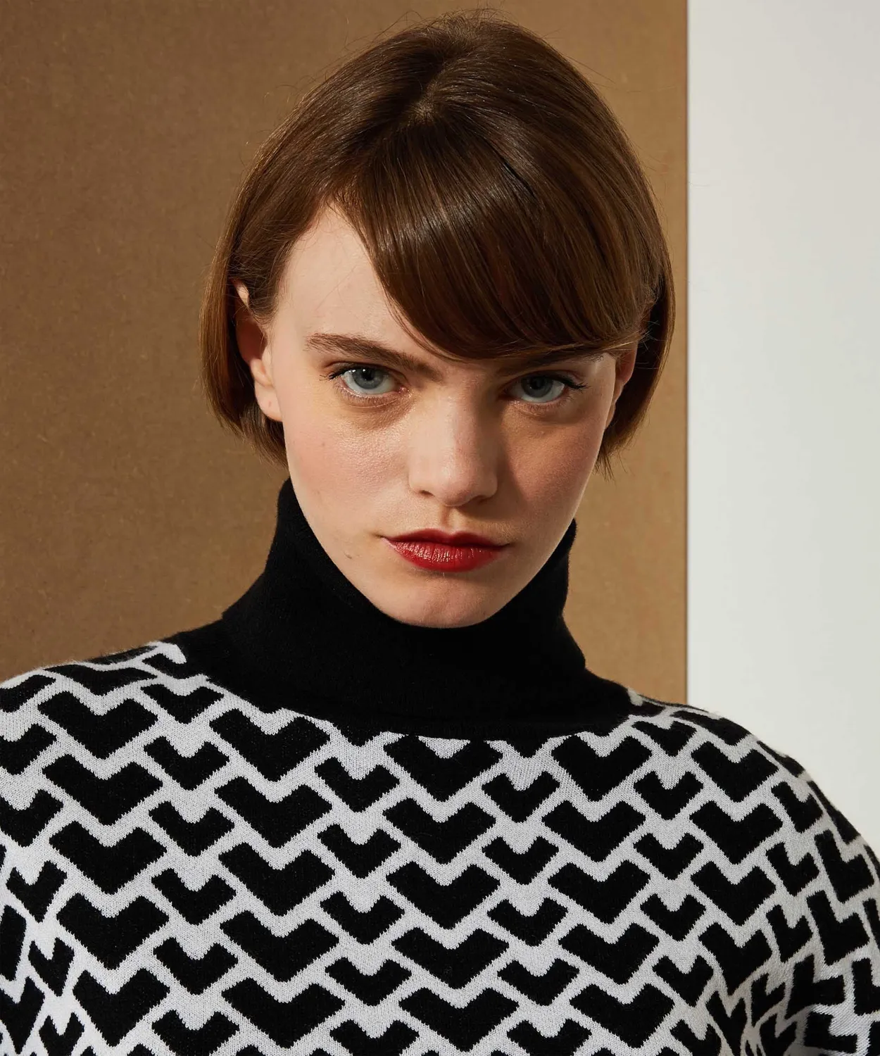 Rodier maglione corto jacquard collo alto nero