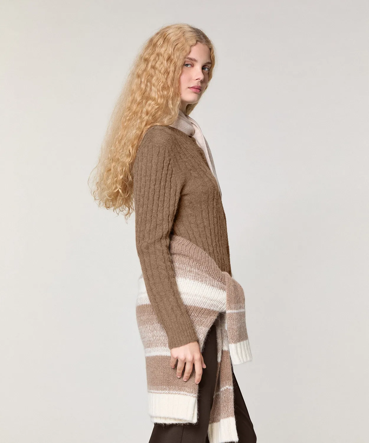 Rodier Gilet a trecce taupe scollo rotondo alpaca