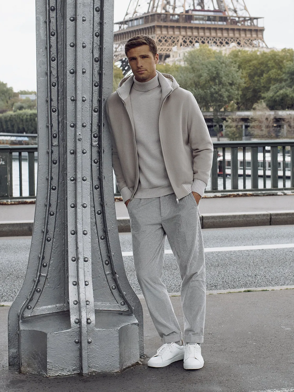 Paul Taylor Wide Fit velluto pantalone grigio chiaro