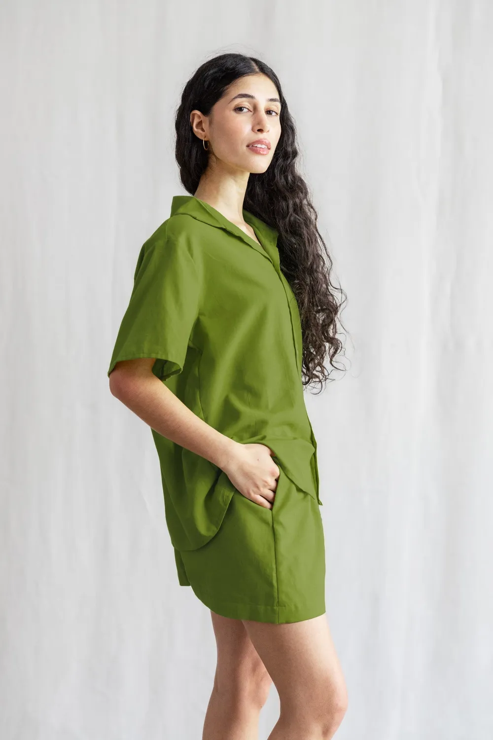 Jyoti Fair Works Nehani Basil camicia cotone unisex