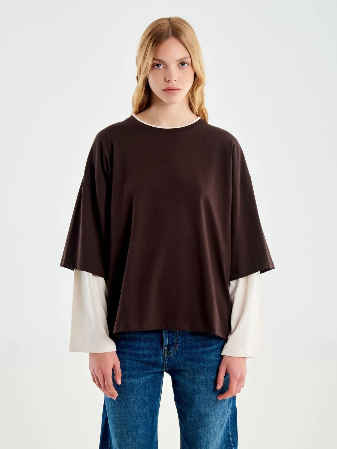 Vicolo Maniche Lunghe a Contrasto t-shirt fondente