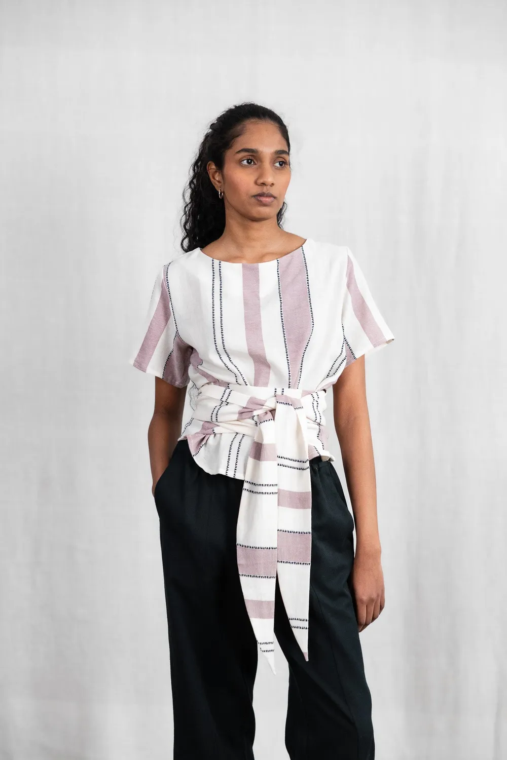 Jyoti Amaranth camicia incrociata cotone rosa antico trama tessuta