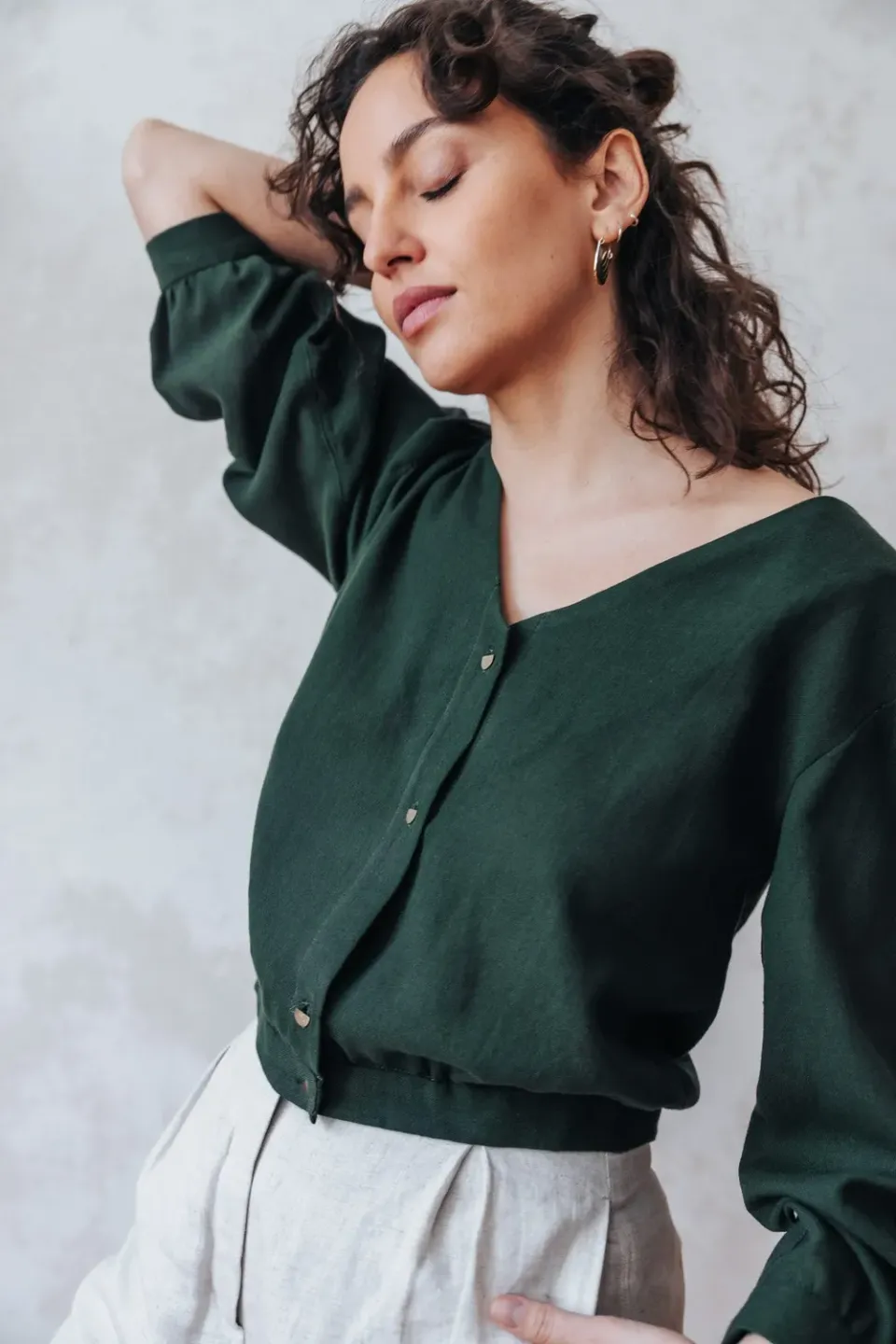 Jyoti Sahay Olive blusa crop cotone maniche palloncino
