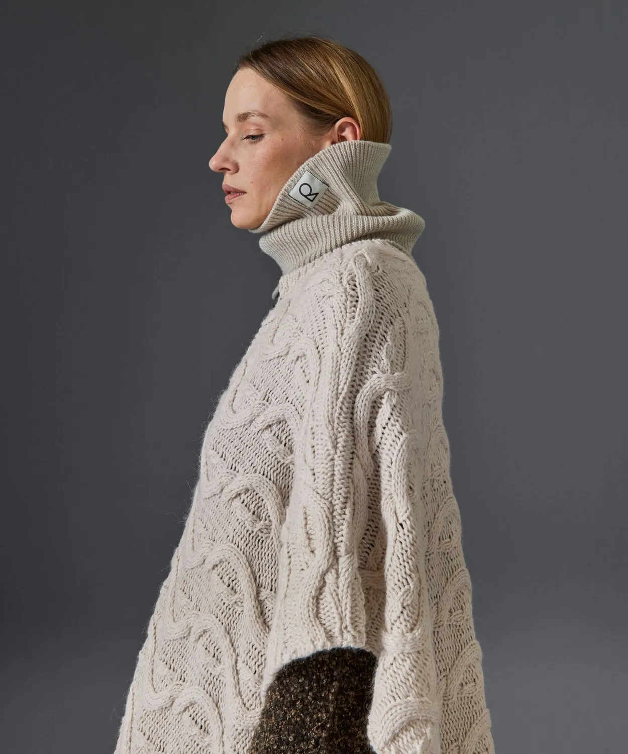 Rodier Poncho maglia ritorta Ecru scollo V