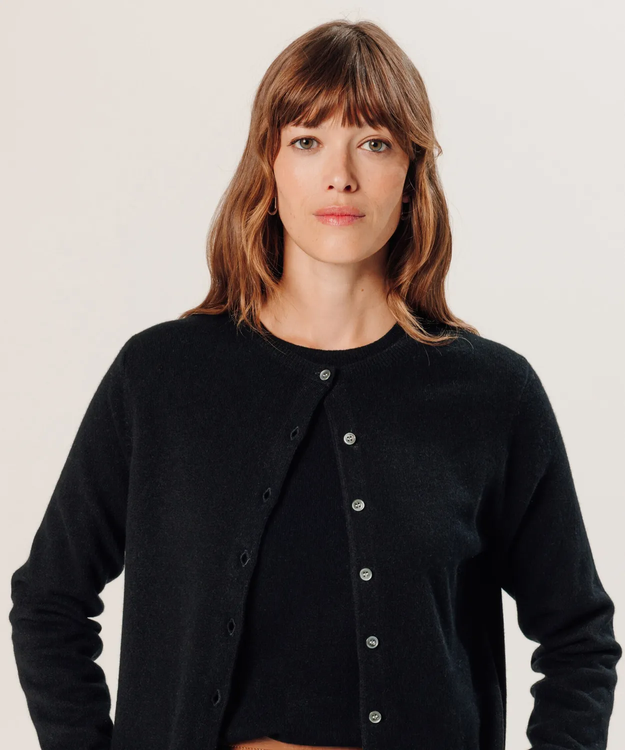 Rodier Cardigan in cashmere nero bottoni