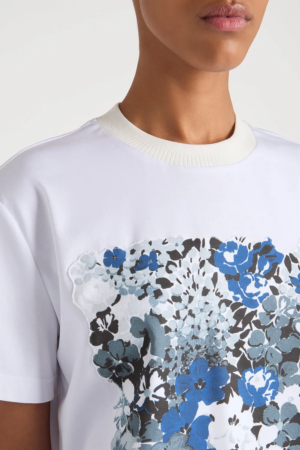 PORTS Petal Print t-shirt bianca stampa floreale