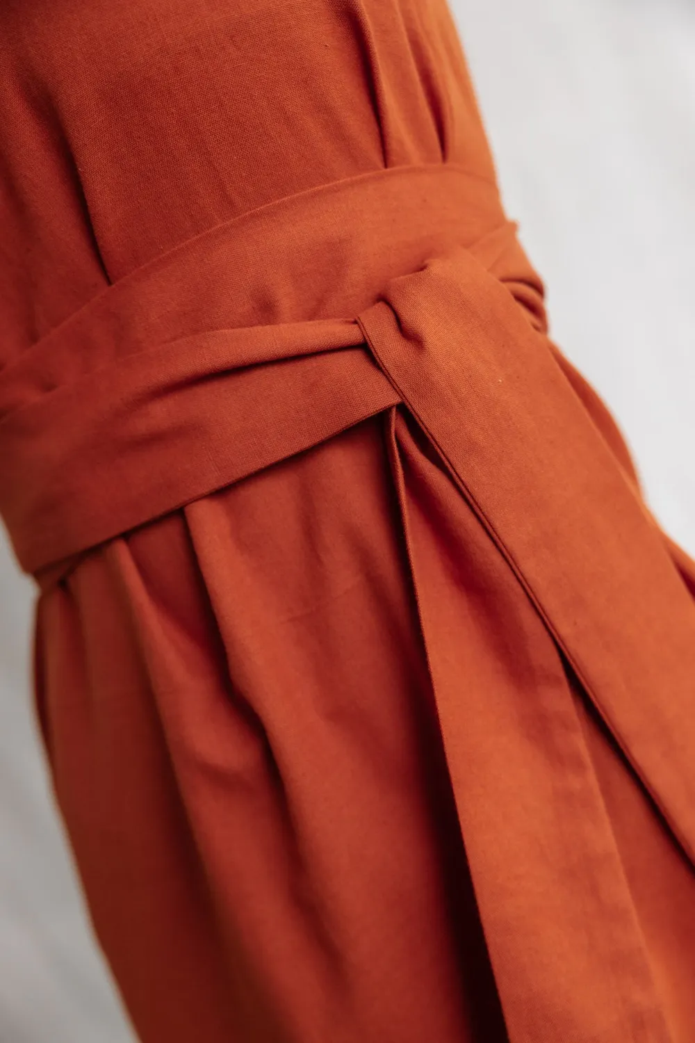 Jyoti Agnila abito midi cotone terracotta