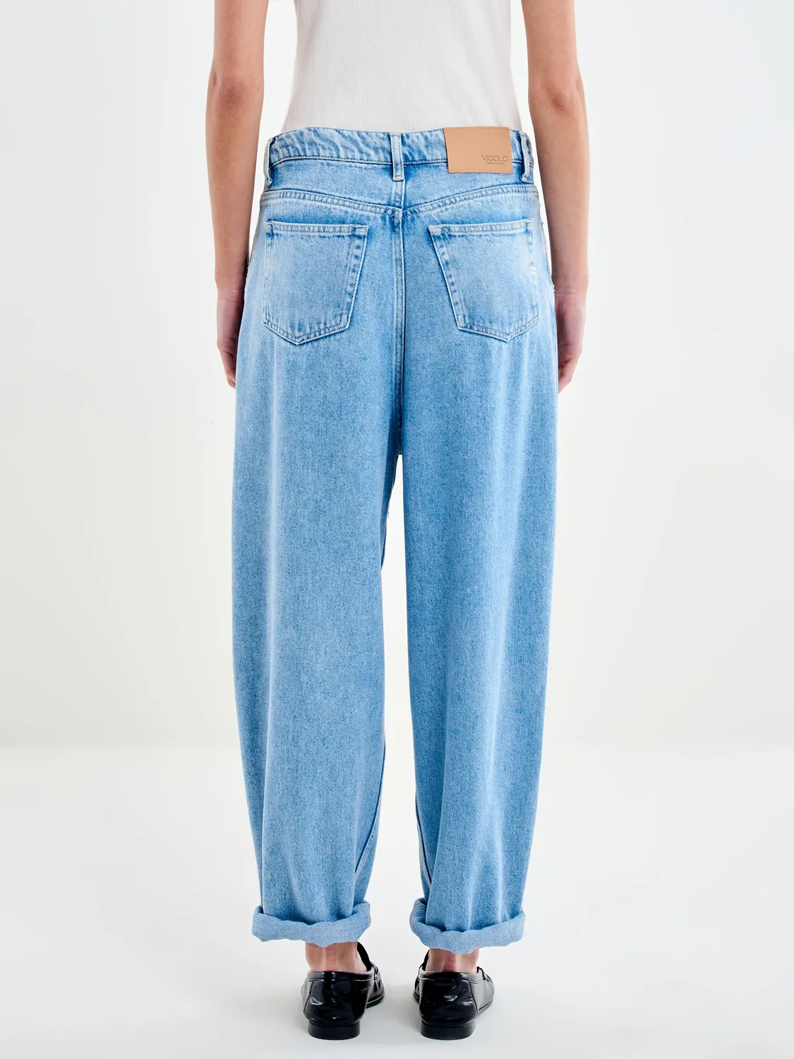 Vicolo Laila jeans relaxed blu lyocell con risvolto