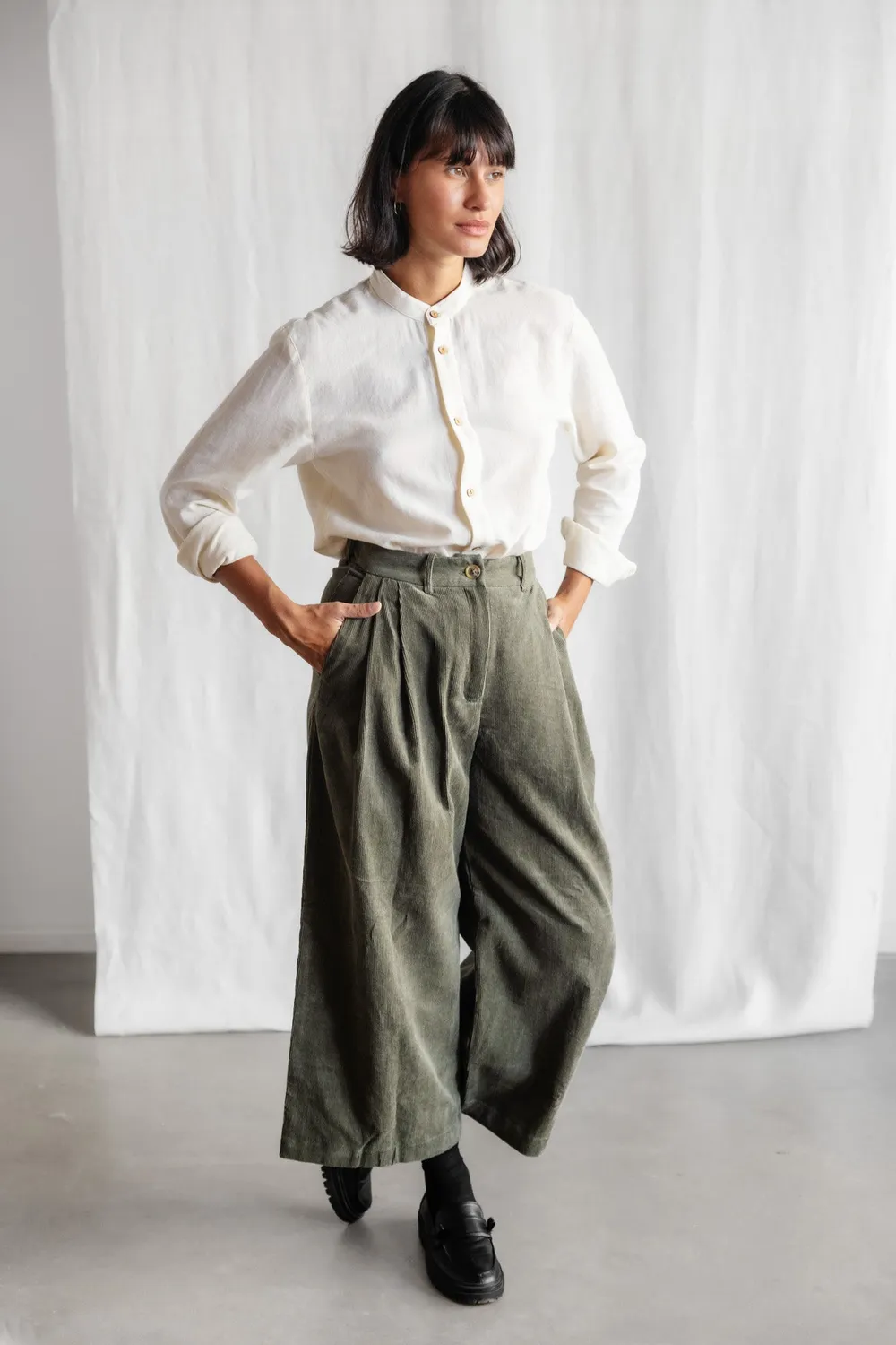 Jyoti Awasi culotte velluto cotone pistacchio larghe