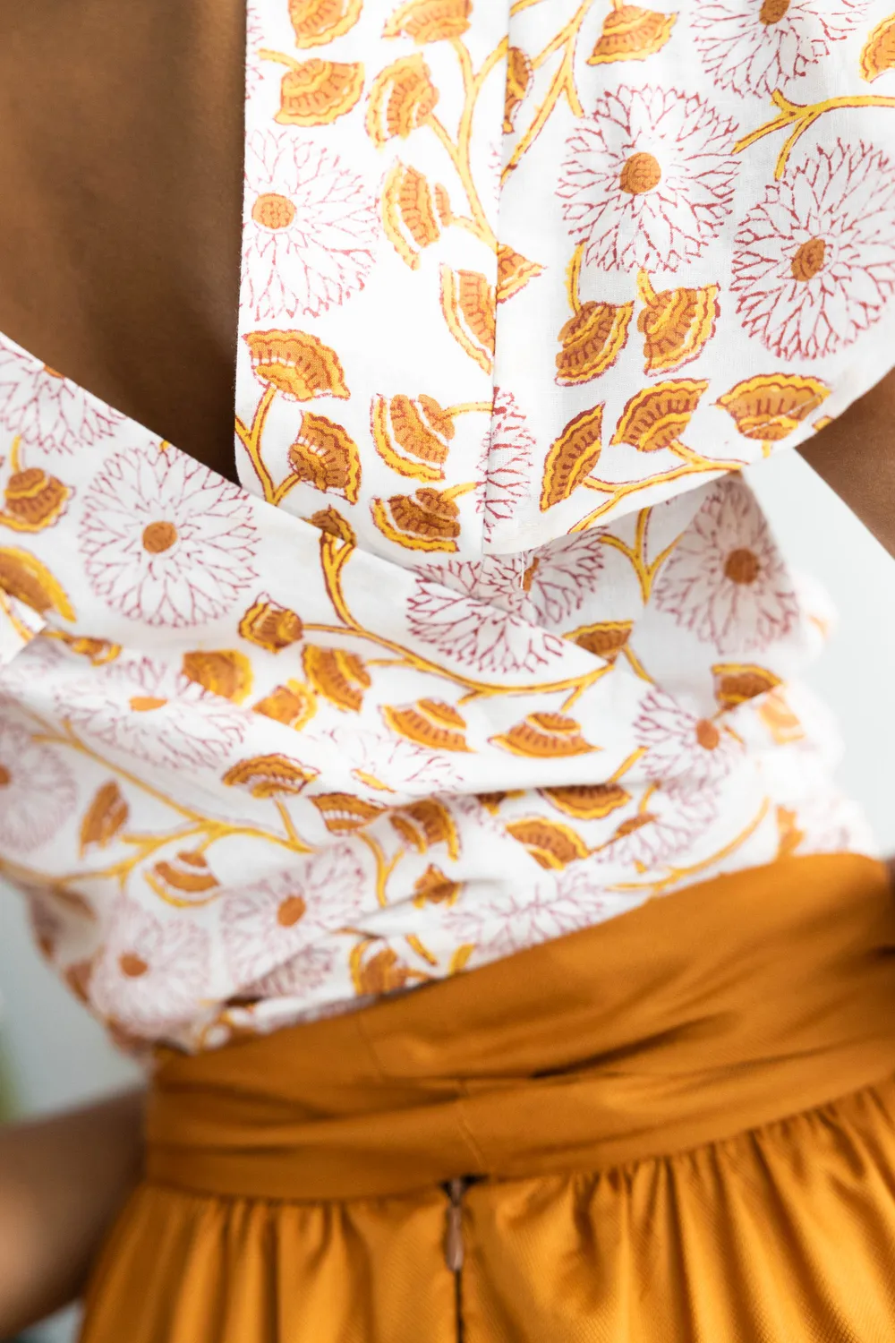 Jyoti - Fair Works Neeraj blusa cotone fiori incrocio