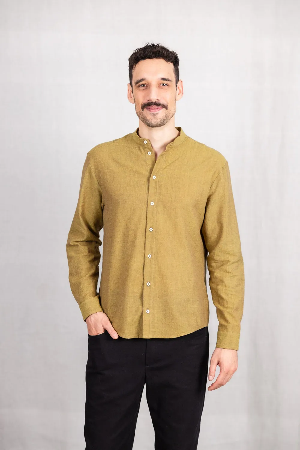 Jyoti Fair Works Harish camicia uomo dijon collo coreano