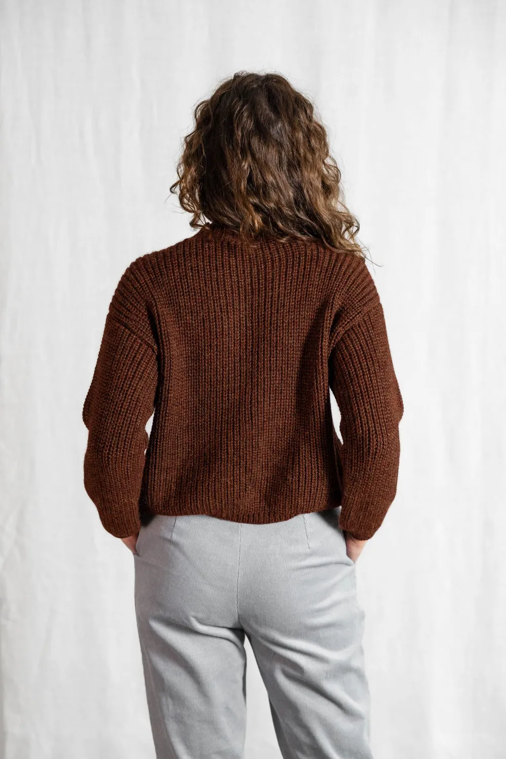 Jyoti Tacna maglione dolcevita cioccolato baby alpaca