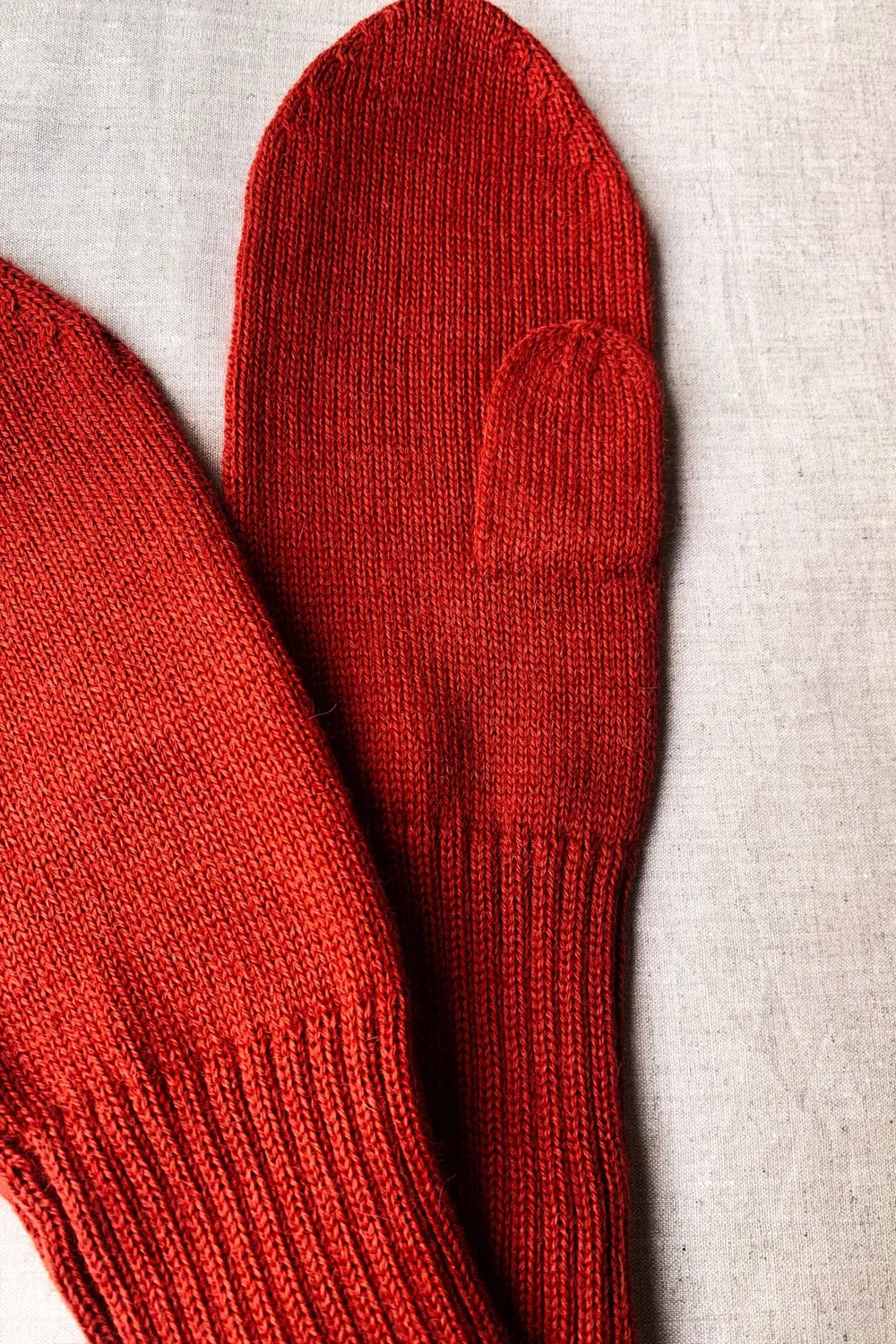 Jyoti Fair Works Paita muffole lana alpaca rosse