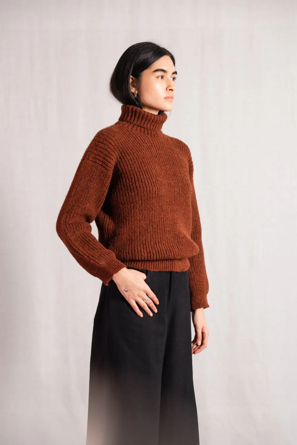 Jyoti Fair Works Sabeti Chestnut maglione dolcevita alpaca