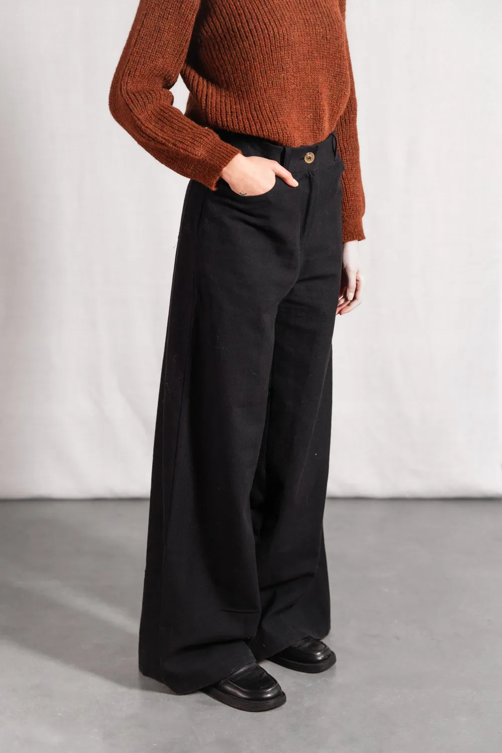Jyoti Tarani pantaloni donna cotone bio neri gamba larga