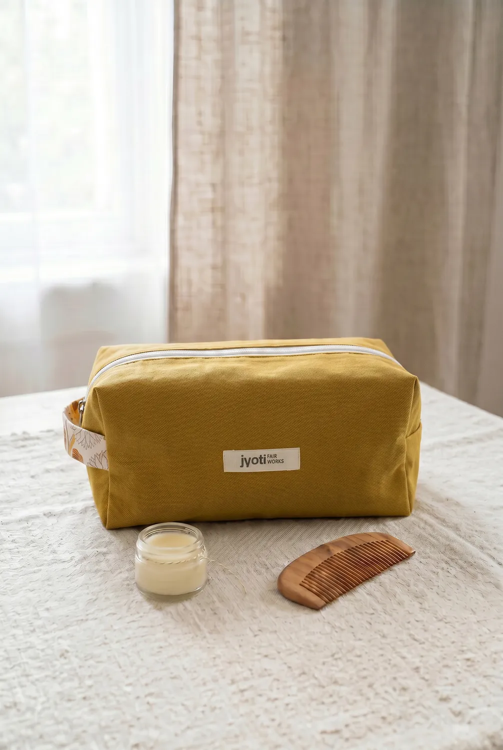 Jyoti Phavvaara beauty case cotone giallo senape