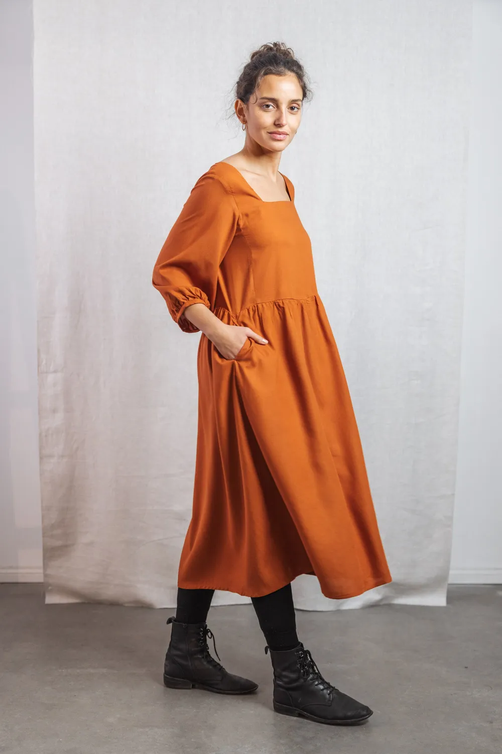 Jyoti Fair Works Rachana vestito ruggine maniche