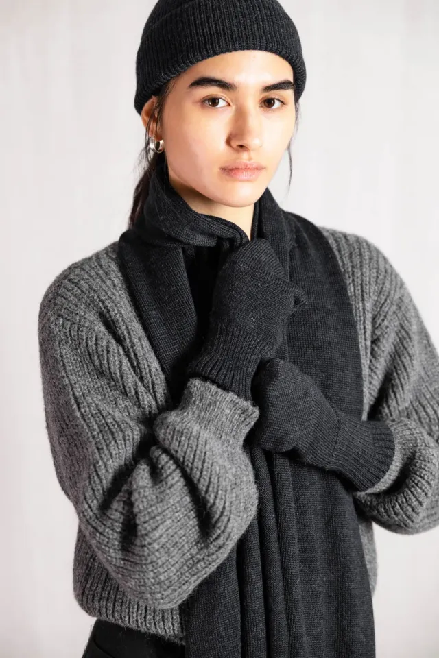 Jyoti Tarma cappello baby alpaca nero