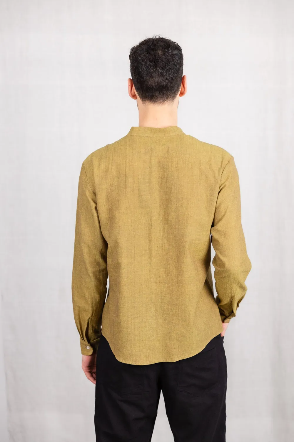 Jyoti Fair Works Harish camicia uomo dijon collo coreano