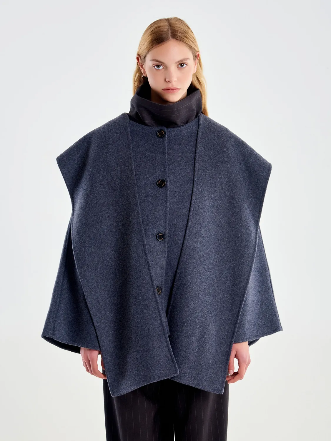 Vicolo Cappotto Corto con Stola cappotto grigio mezza lana