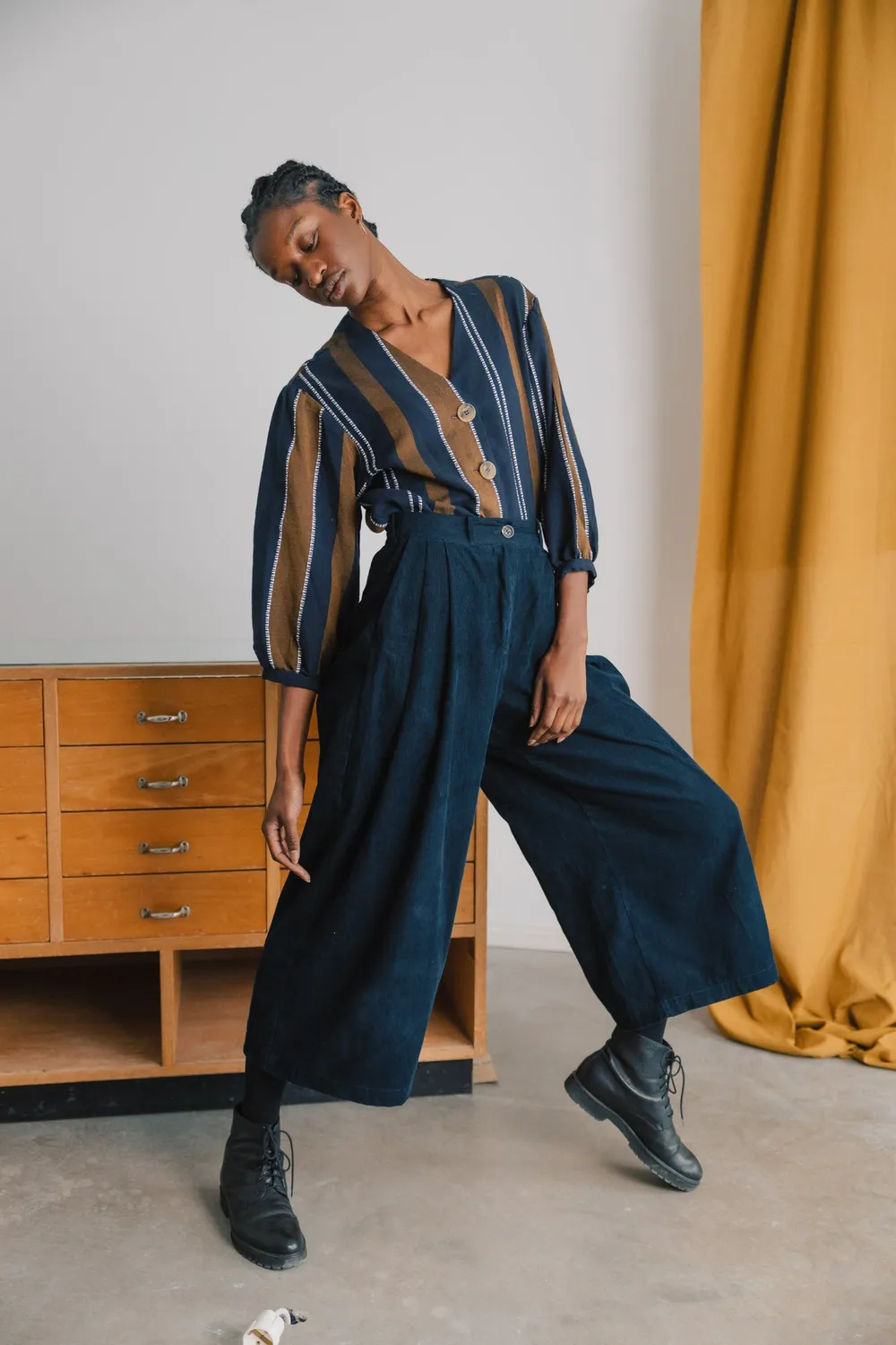 Jyoti Awasi Midnight Blue culotte velluto blu
