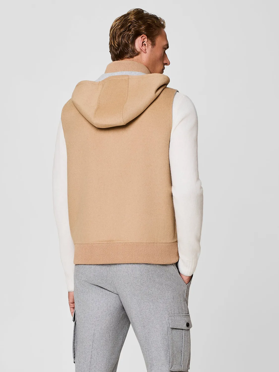 Paul Taylor smanicato cappuccio cammello uomo