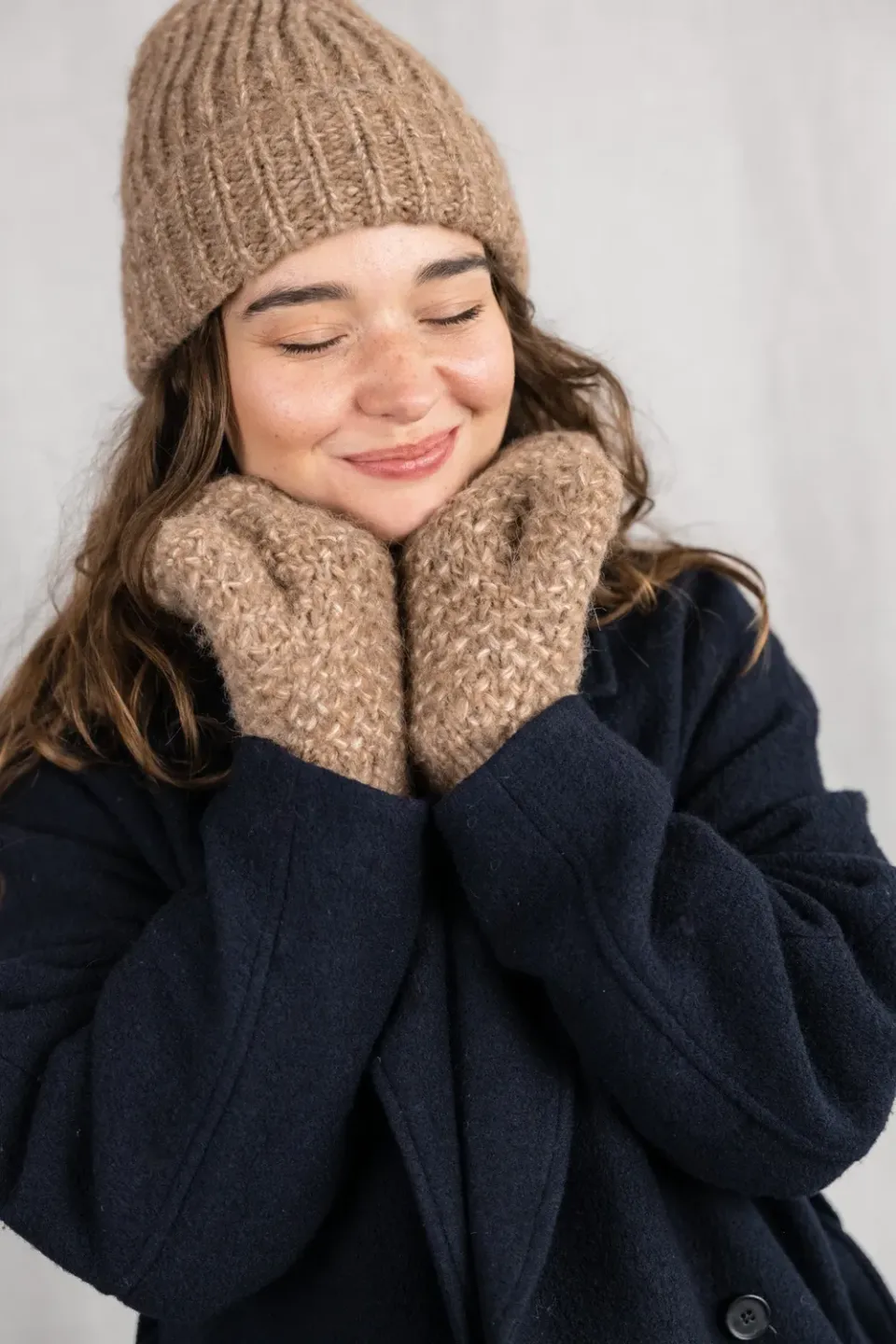 Jyoti Casma muffole baby alpaca cammello calde